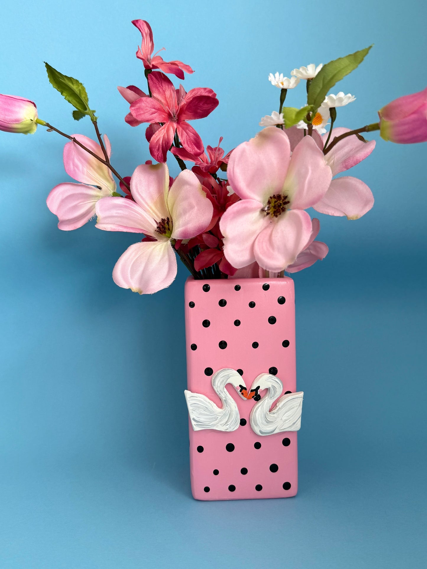 Pink Polka Dot Swan Vase Square