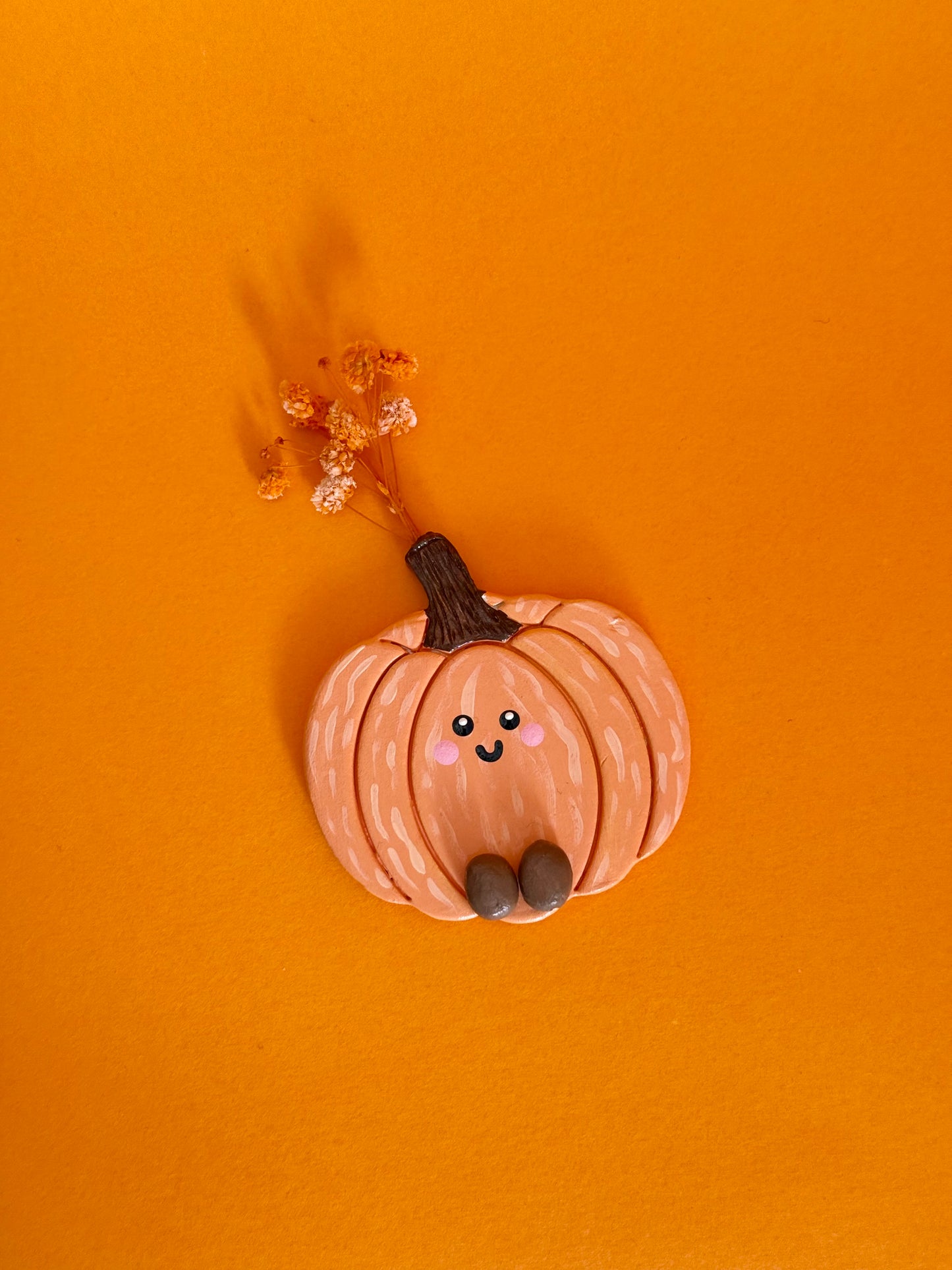 Pip Pumpkin Magnet with Dried Flowers