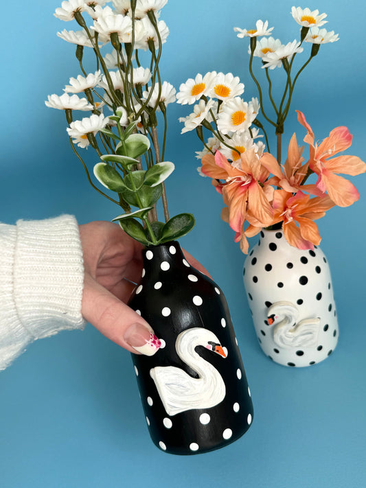 Set of 2 Polka Dot Swan Vases