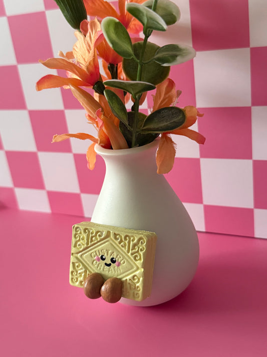 Custard Cream Biscuit Bud Vase