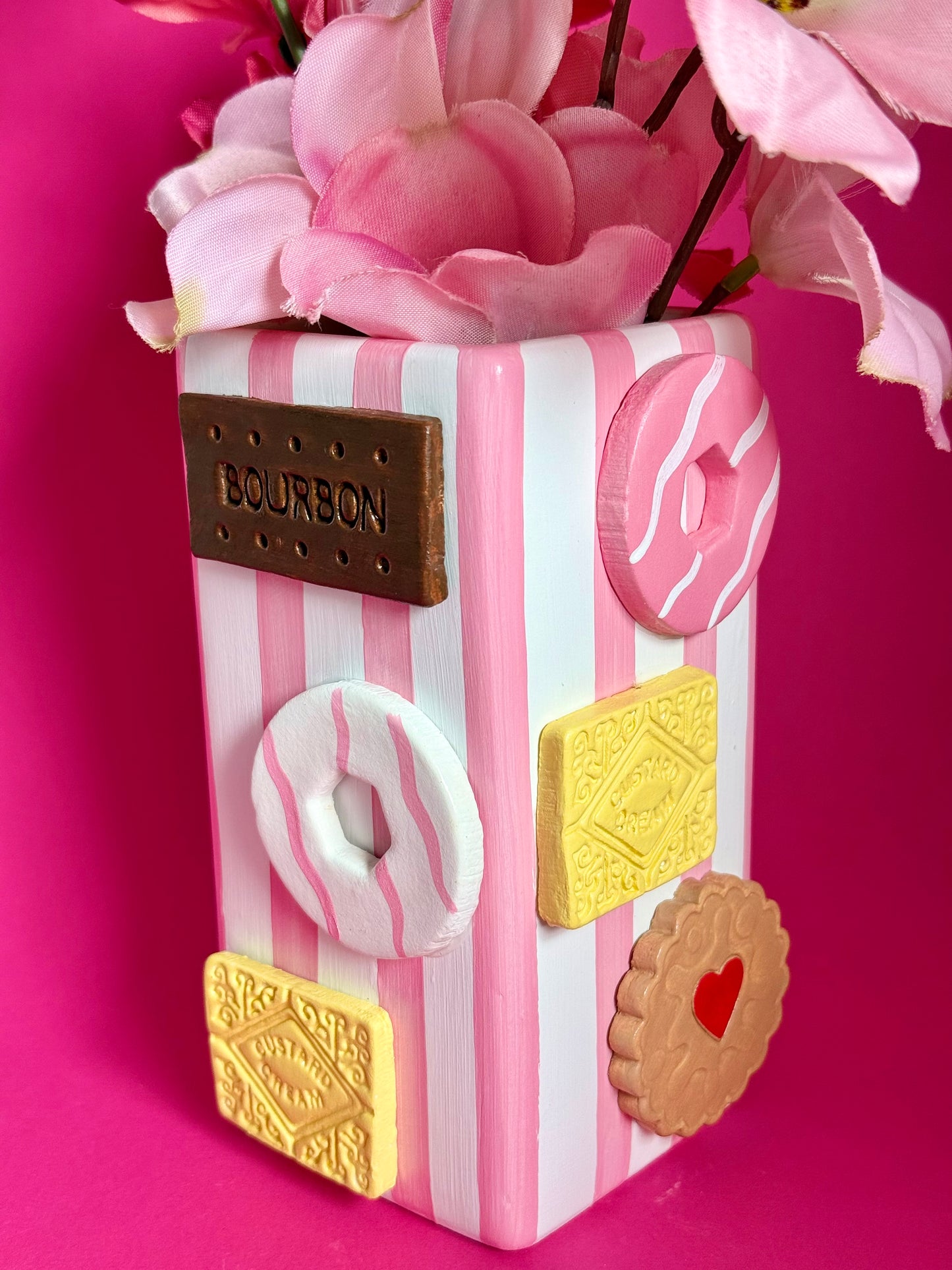 Grandma’s Biscuits Ceramic Vase Square