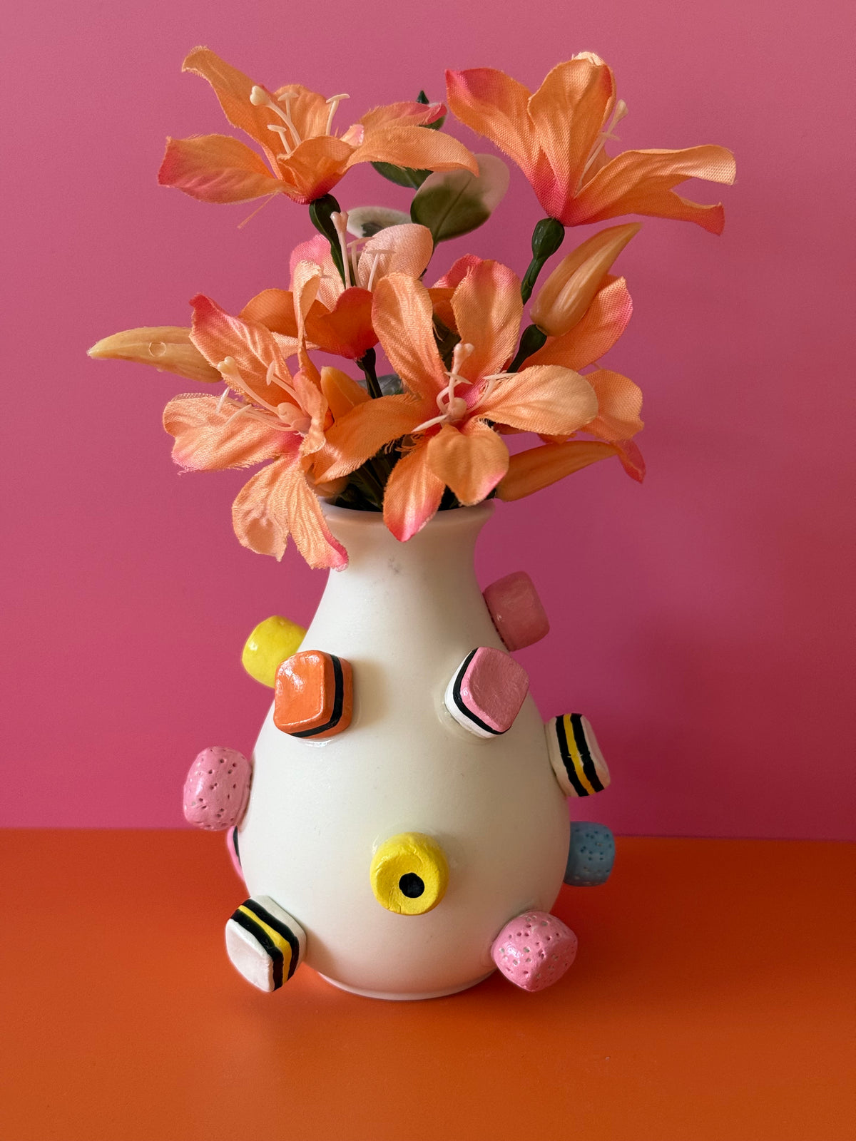 Retro Sweet Bud Vase