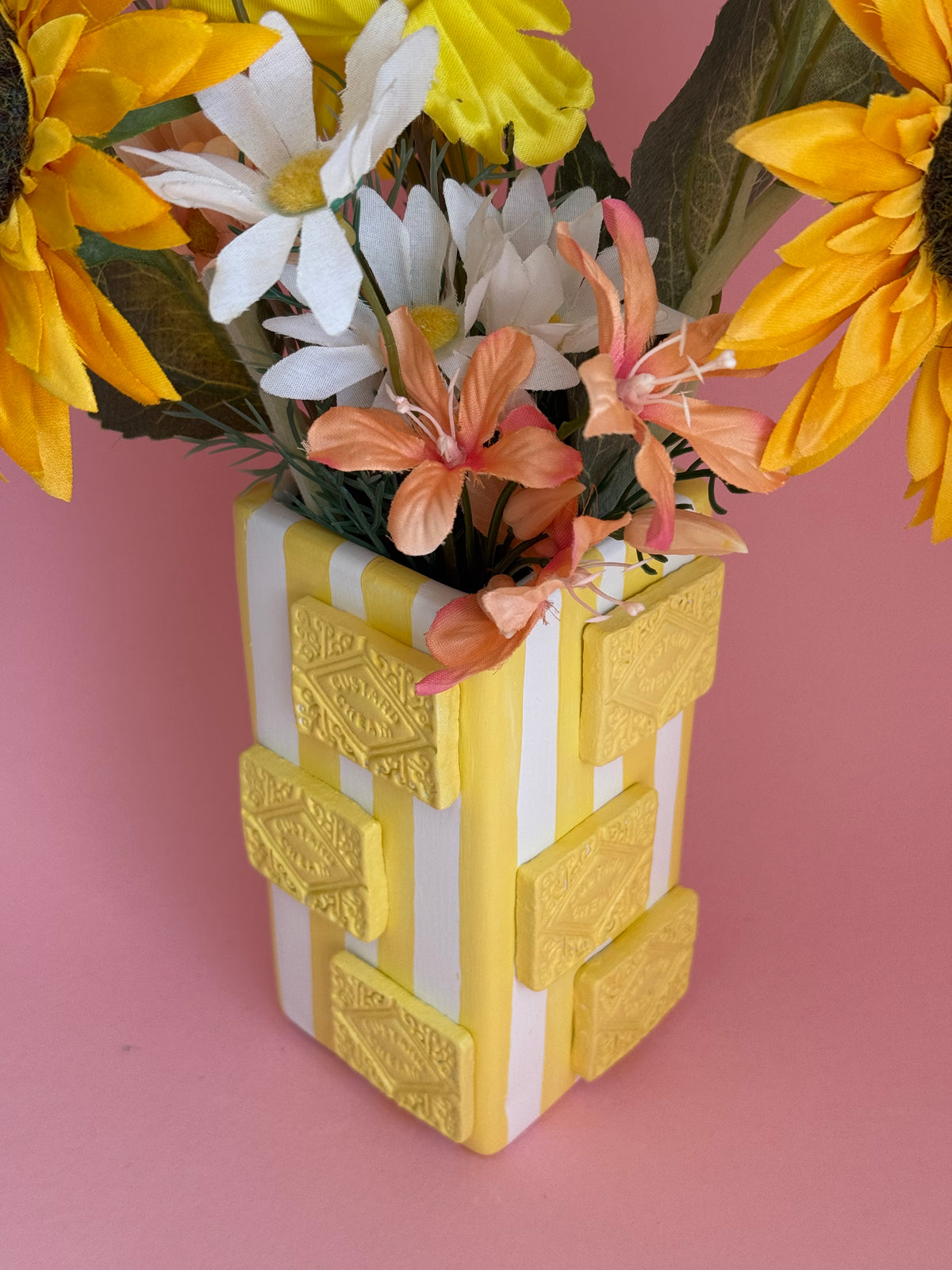 Custard Cream Stripe Ceramic Vase
