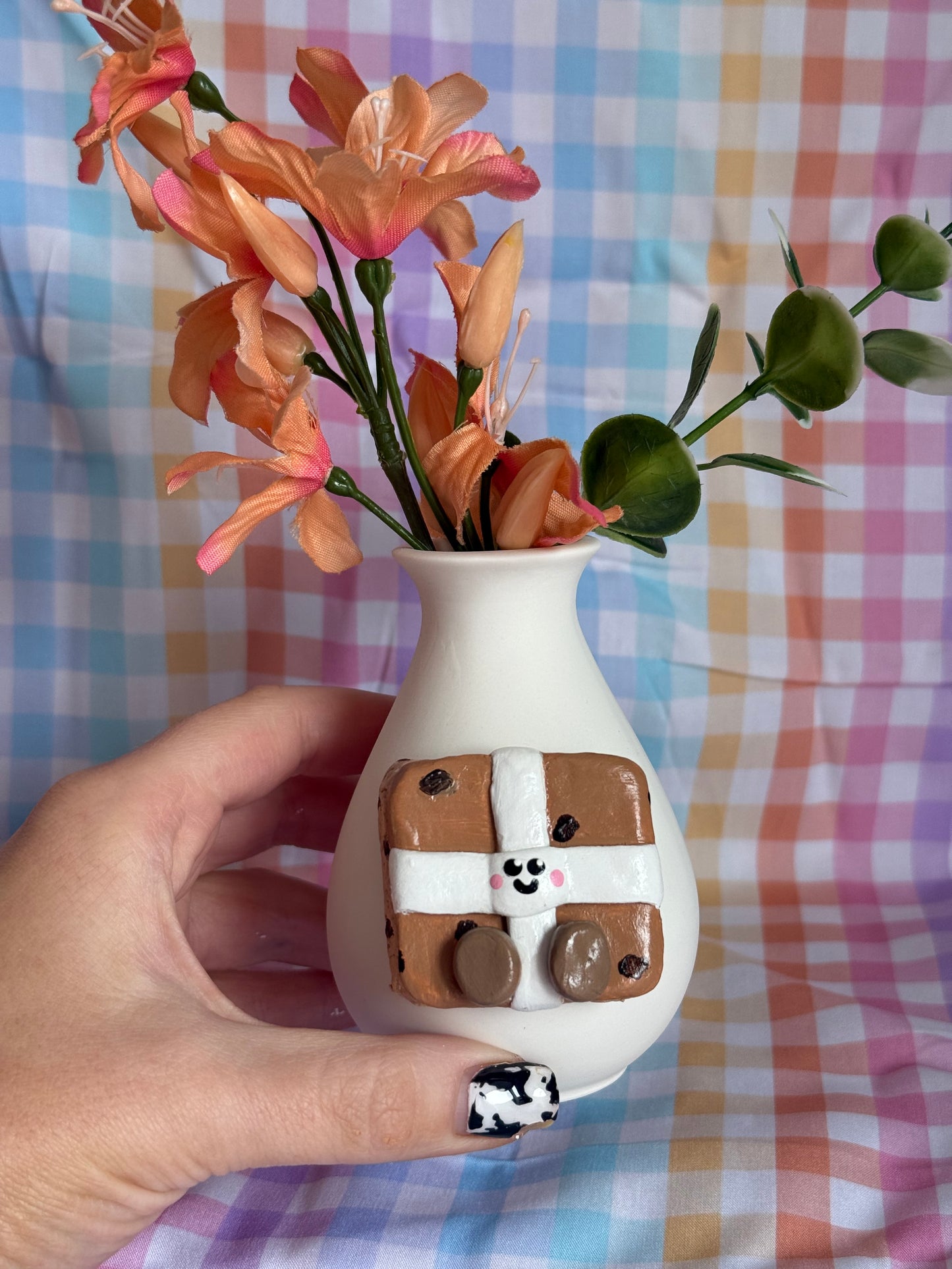 Hot Cross Bun BUDdy Vase