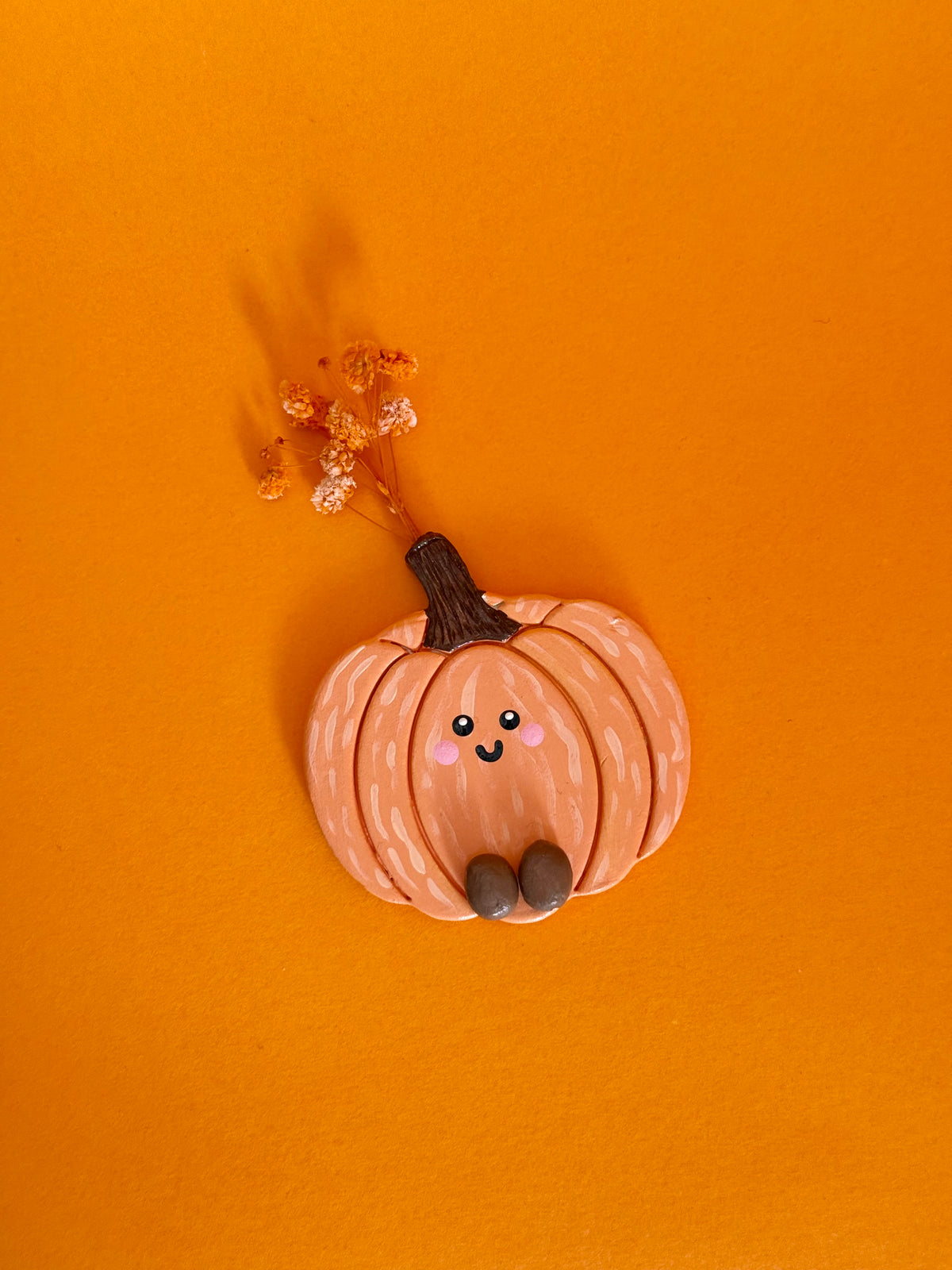 Pip Pumpkin Magnet with Dried Flowers