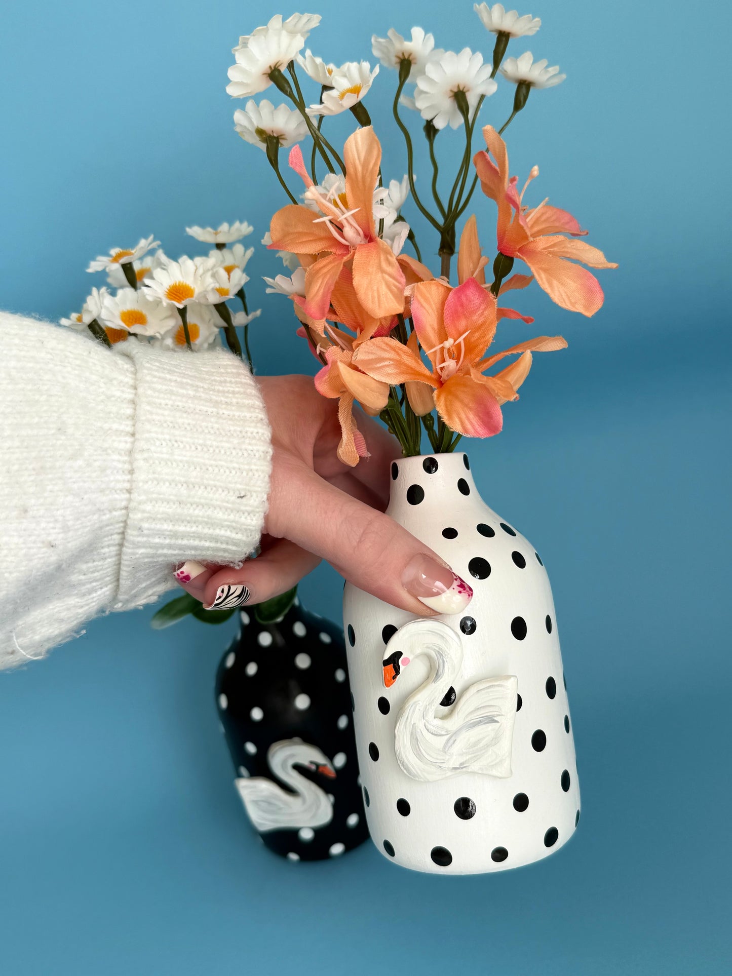 Set of 2 Polka Dot Swan Vases