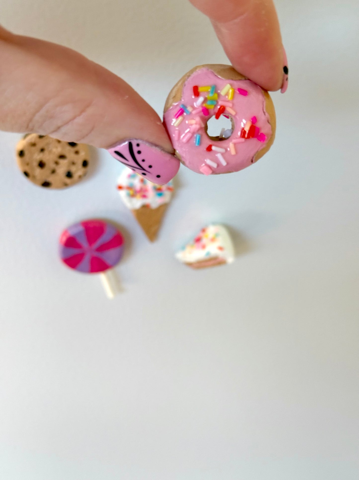 Sweet Treats Magnet Set of 5 Cookie, Cake, Ice Cream, Lolly, Donut Clay Magnets