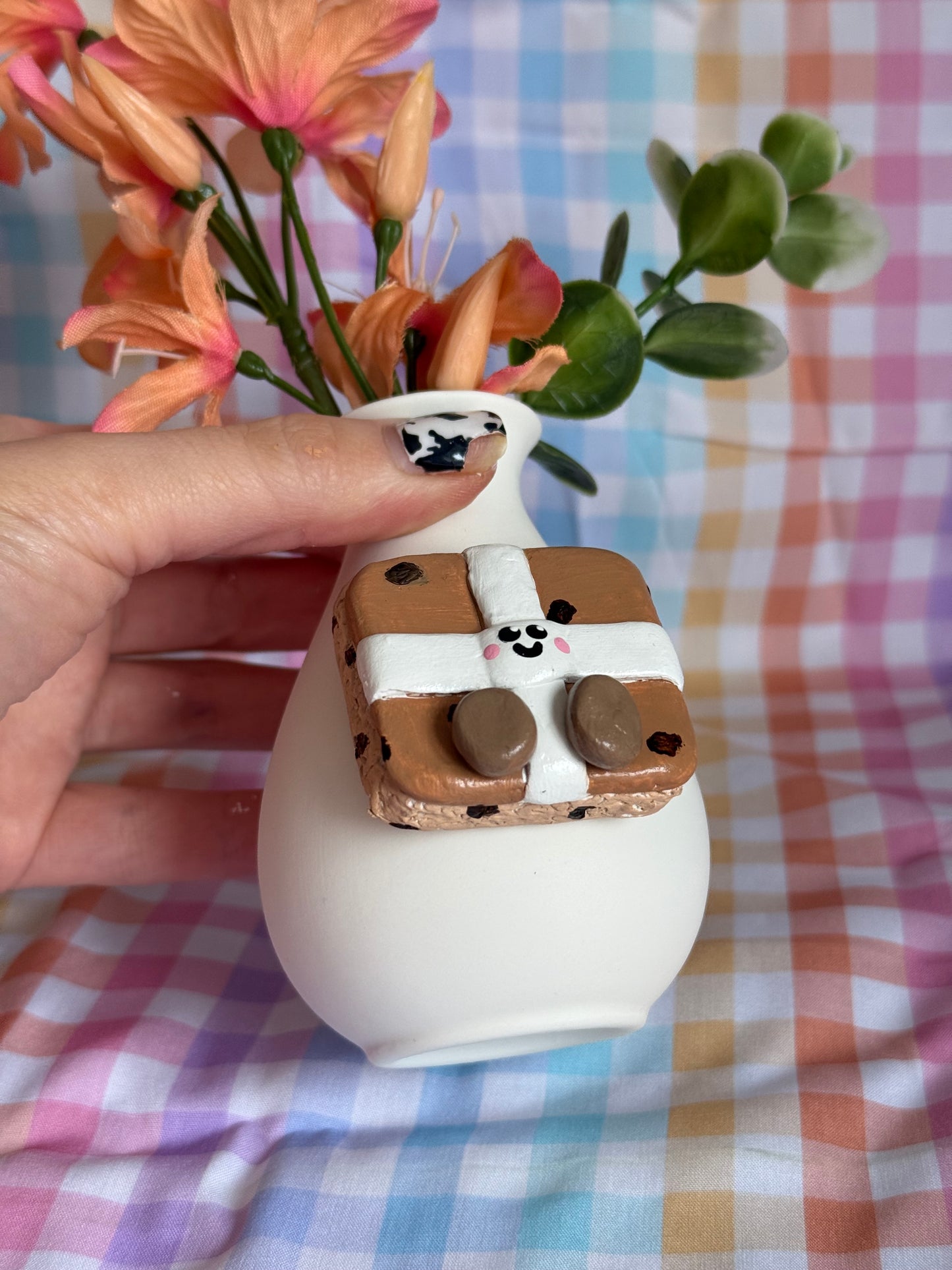 Hot Cross Bun BUDdy Vase