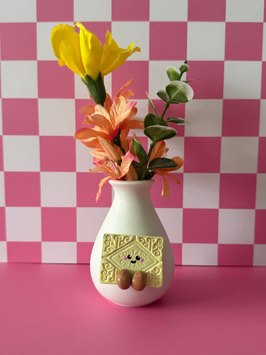 Custard Cream Biscuit Bud Vase