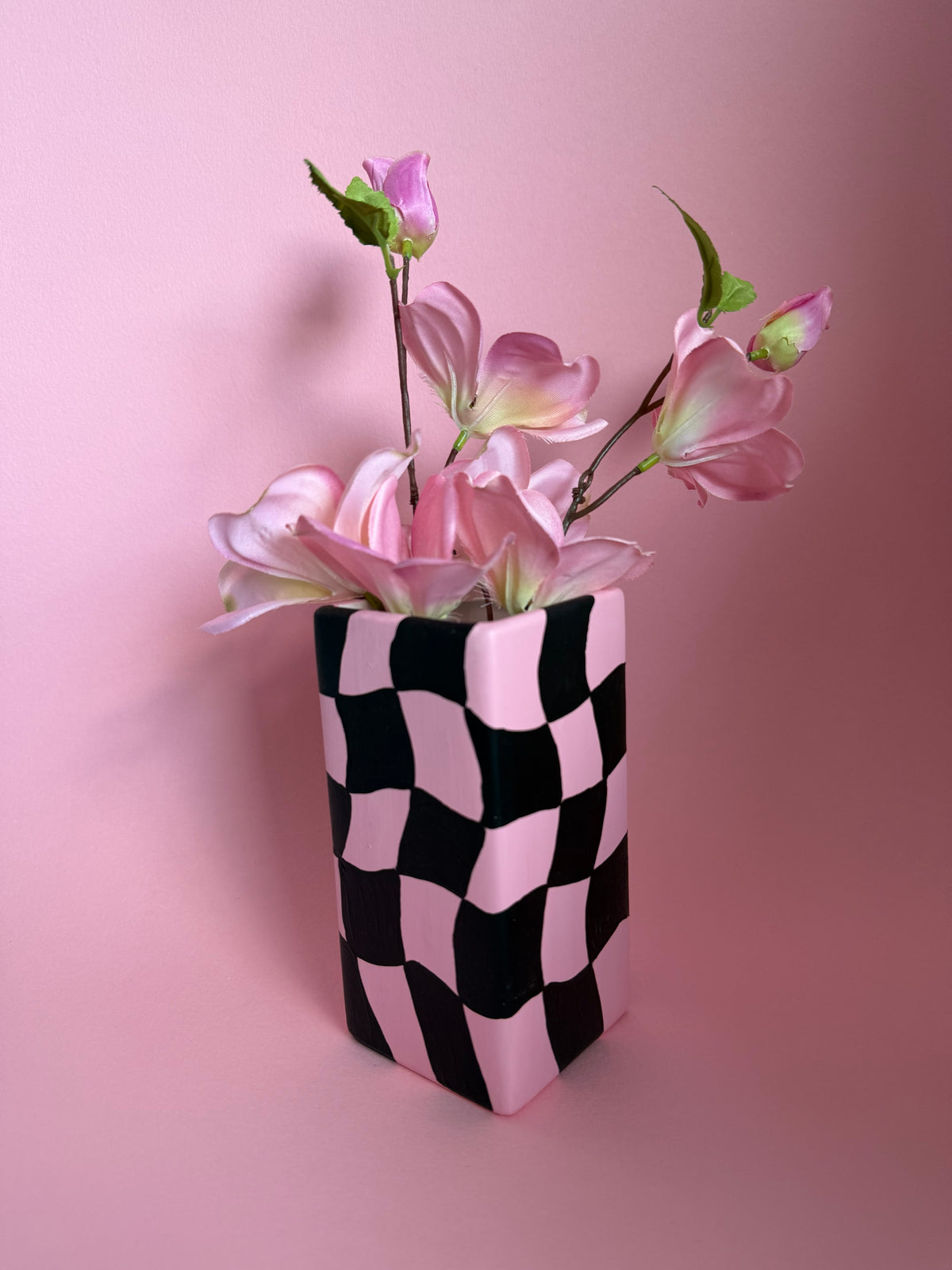 Pink & Black Wavy Checkered Ceramic Vase