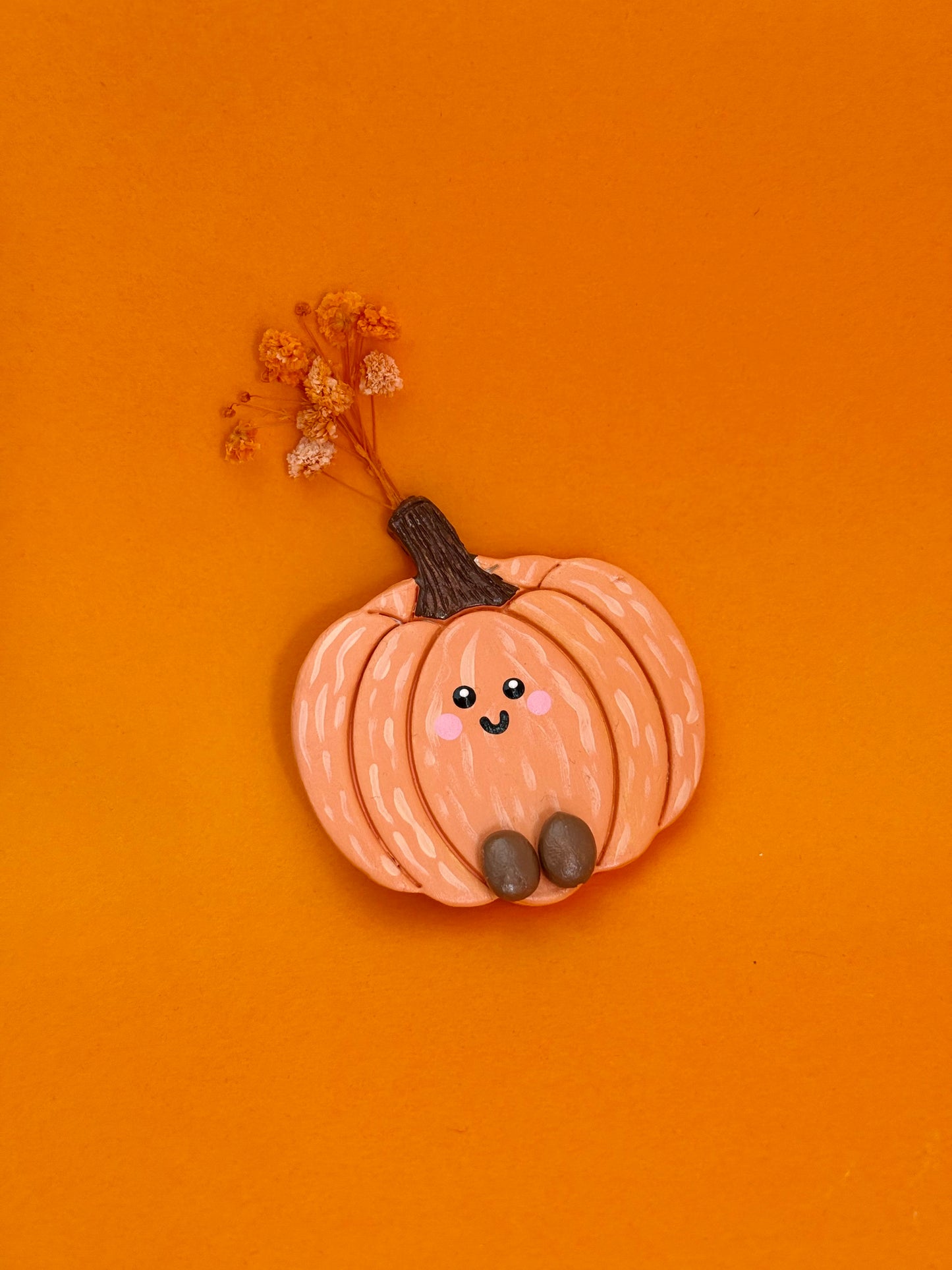 Pip Pumpkin Magnet with Dried Flowers