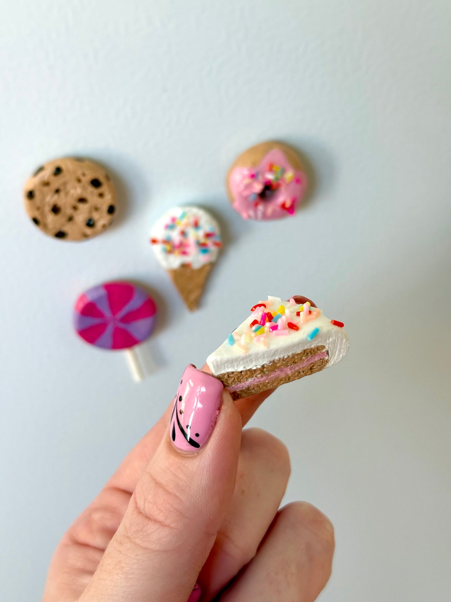 Sweet Treats Magnet Set of 5 Cookie, Cake, Ice Cream, Lolly, Donut Clay Magnets