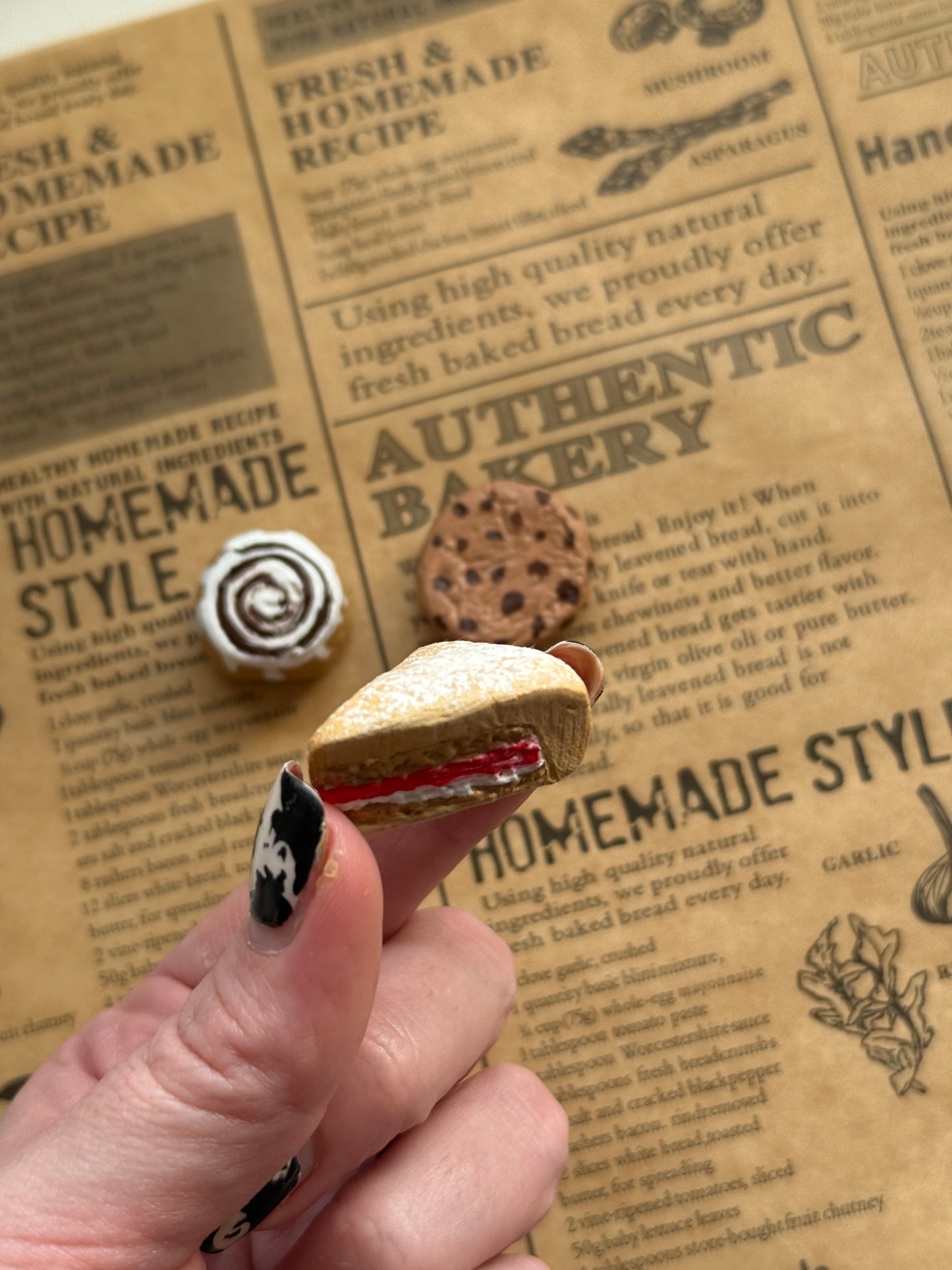 Cafe Magnet Set, Victoria Sponge Slice, Cookie, Cinnamon Swirl Bun